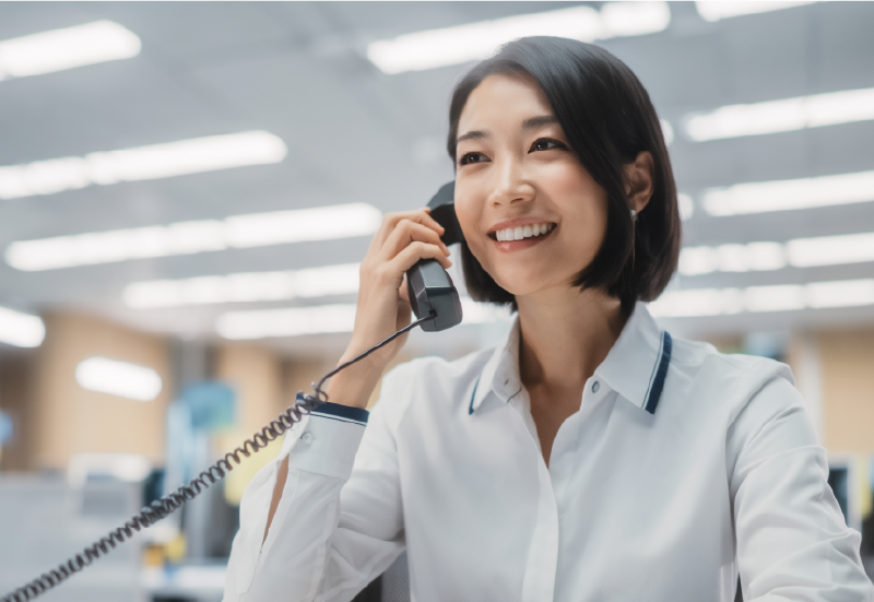 セルフチェックイン・精算機の通話によるフォロー