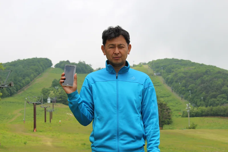 【スキー場】離れた山頂からでも内線通話。業務効率化とコスト削減を実現！
