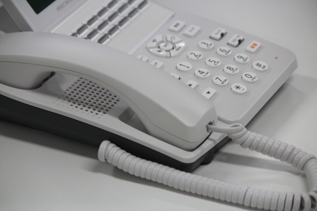 新規で電話回線を引く場合、費用の相場と安く利用する方法