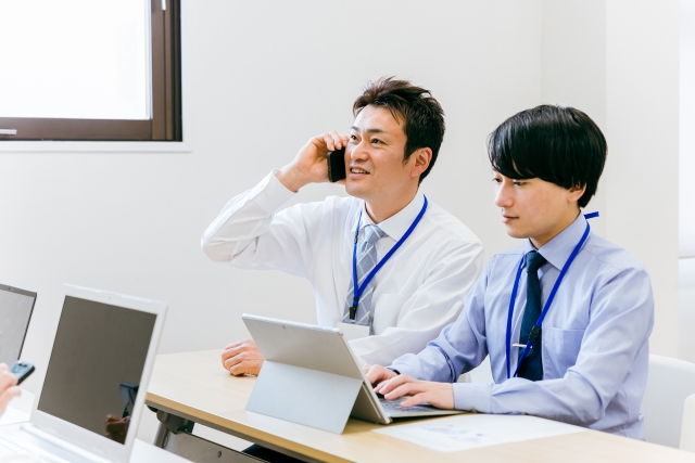 確認電話に時間がとられている