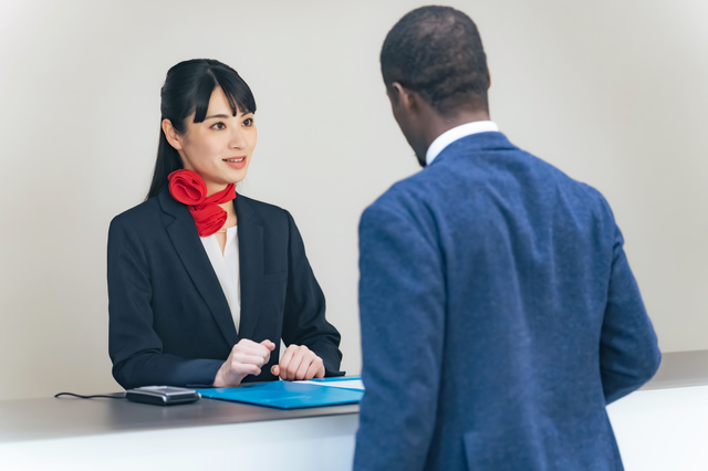 コミュニケーションミスによるトラブルを解決する双方向リアルタイム通話通訳