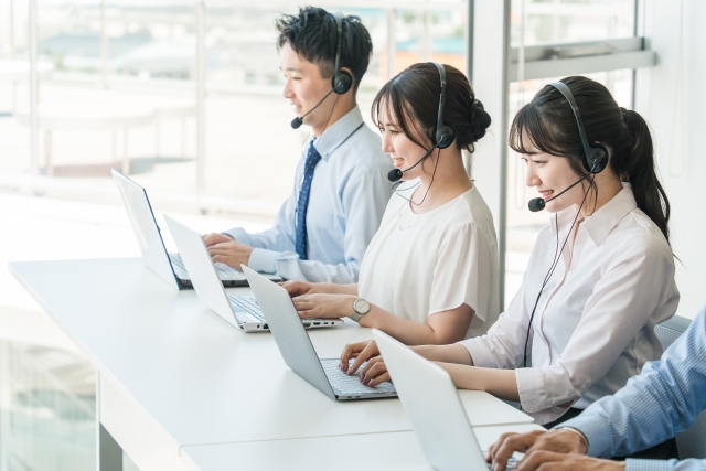 0570（ナビダイヤル）とは？仕組み・料金・メリットデメリット・フリーダイヤルとの違いを徹底解説