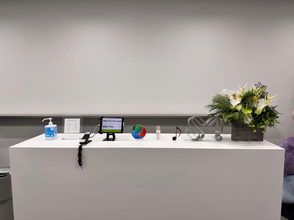 年間2～8時間の現地対応工数を削減！サーバーと回線をクラウド化して電話設備を最小限に